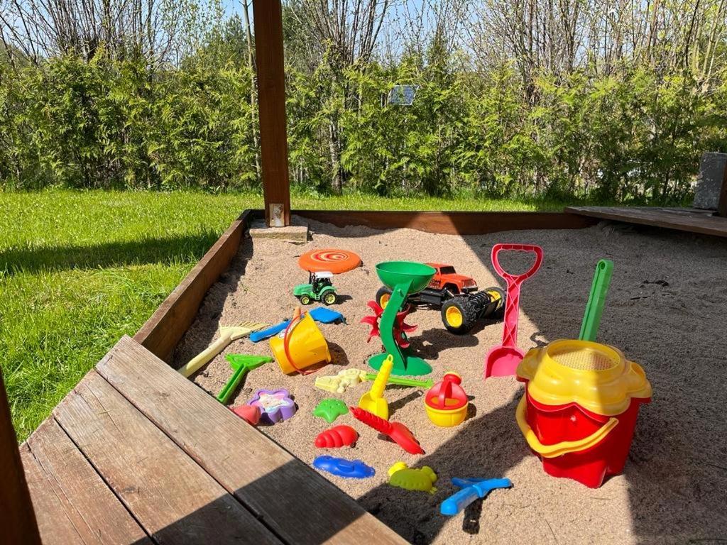 Domek Z Kominkiem Nad Jeziorem Z Jacuzzi Ogrodowym Sumowo  Dış mekan fotoğraf